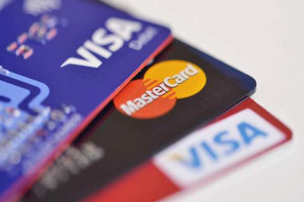 Thẻ ghi nợ quốc tế là gì