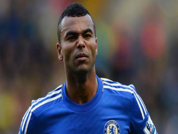Hậu vệ Chelsea xuất sắc nhất lịch sử/Ashley Cole