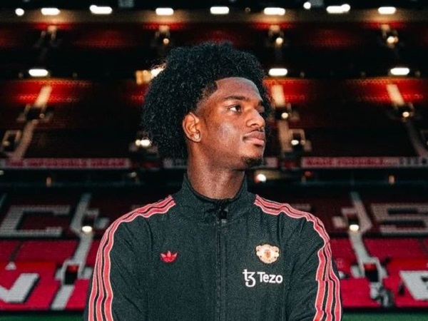 Ayden Heaven là 1 trong những cầu thủ trẻ Arsenal sang MU