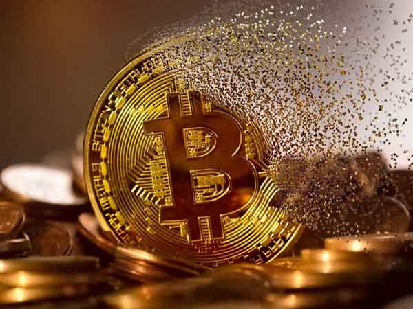Bitcoin là một loại tiền điện tử được giao dịch trên nền tảng công nghệ blockchain