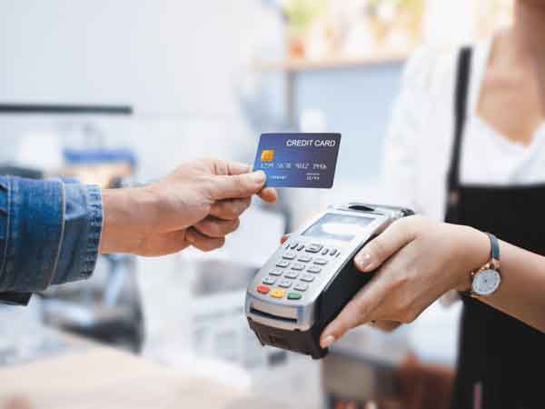Trả góp qua thẻ tín dụng là hình thức thanh toán phổ biến hiện nay